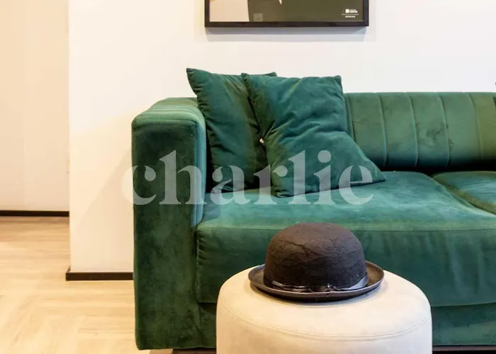 Charlie Wide Pinheiros